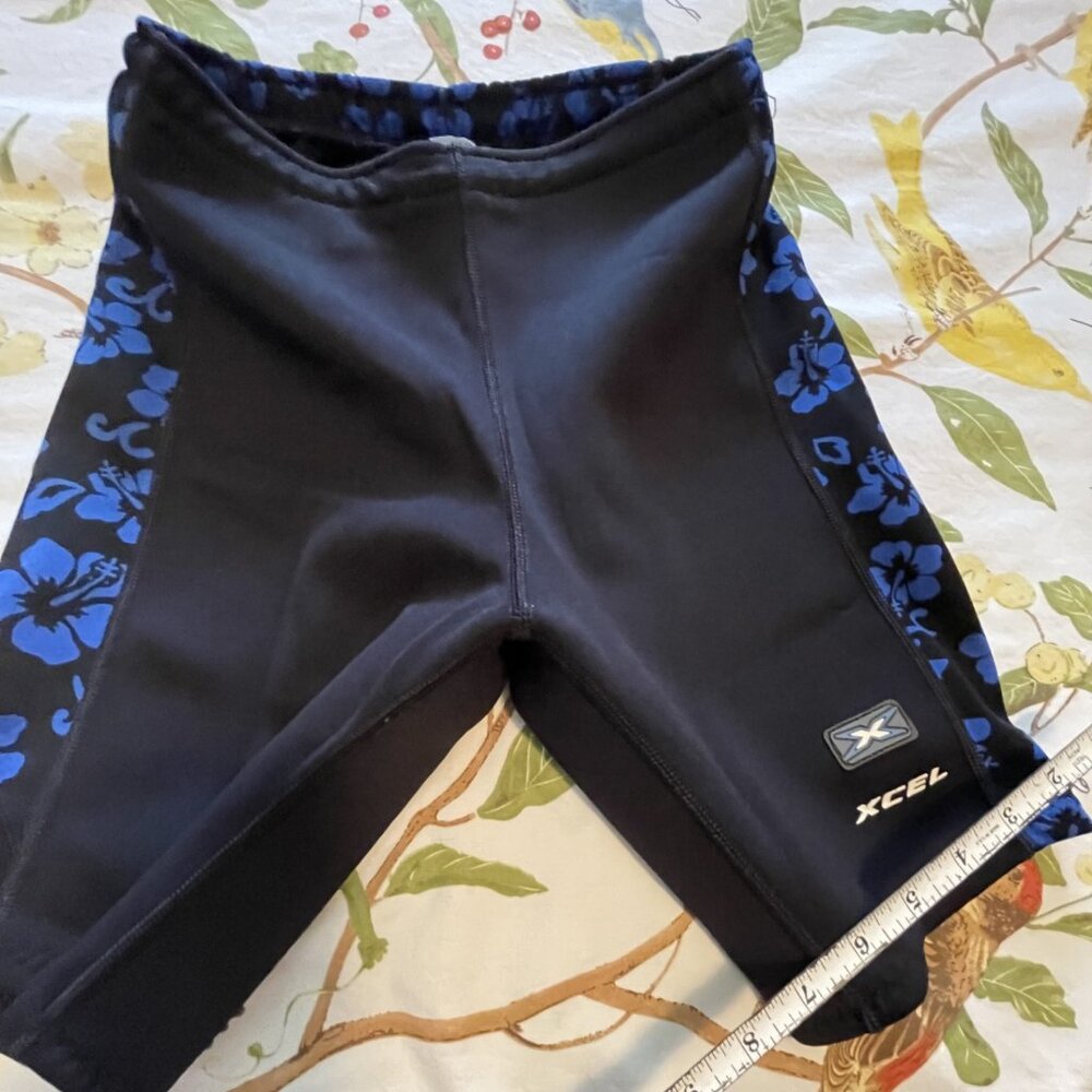 Excel scuba shorts (XS) preloved - Picture 3 of 9